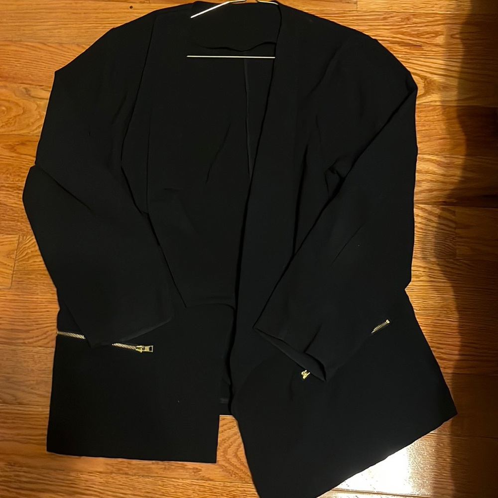 Women’s long sleeve blazer black.